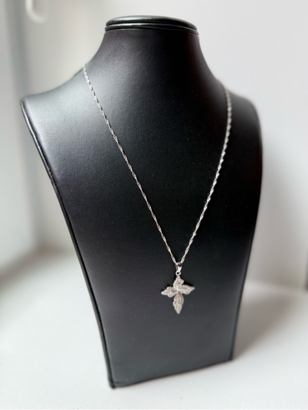 JTV BELLA LUCE® 0.96CTW CROSS PENDANT WITH CHAIN